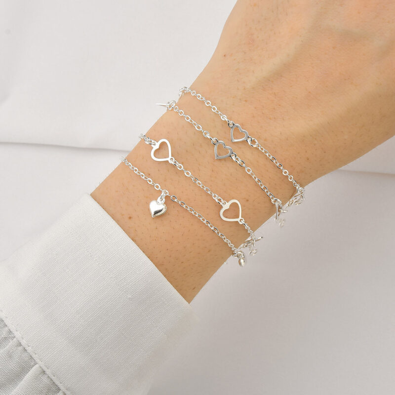Pulseira com 5 corações vazado liso - Imagem 2
