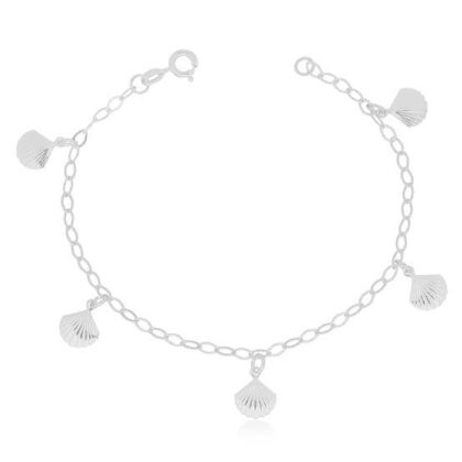 Pulseira com conchinhas penduradas
