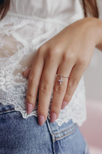 Anel Pingente cruz cravejada